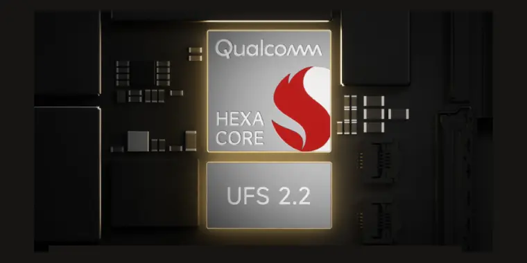 Qualcomm ヘキサコア2.4GHz プロセッサ